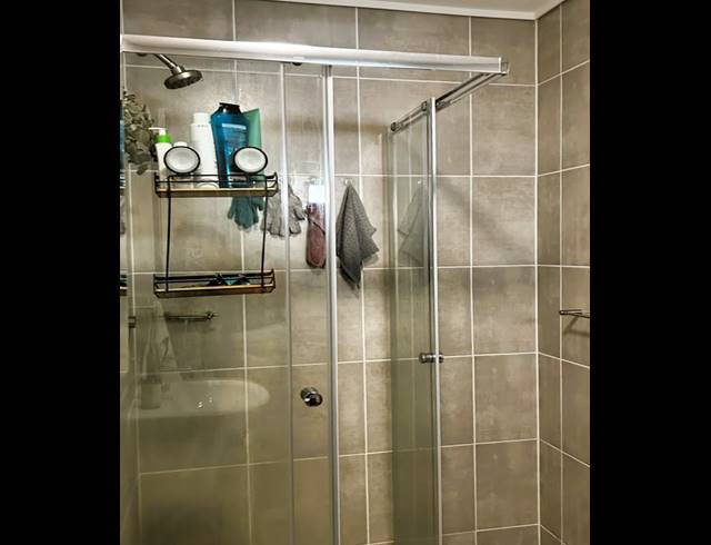 1 BEDROOM APARTMENT TO LET IN ADMIRALS PARK
